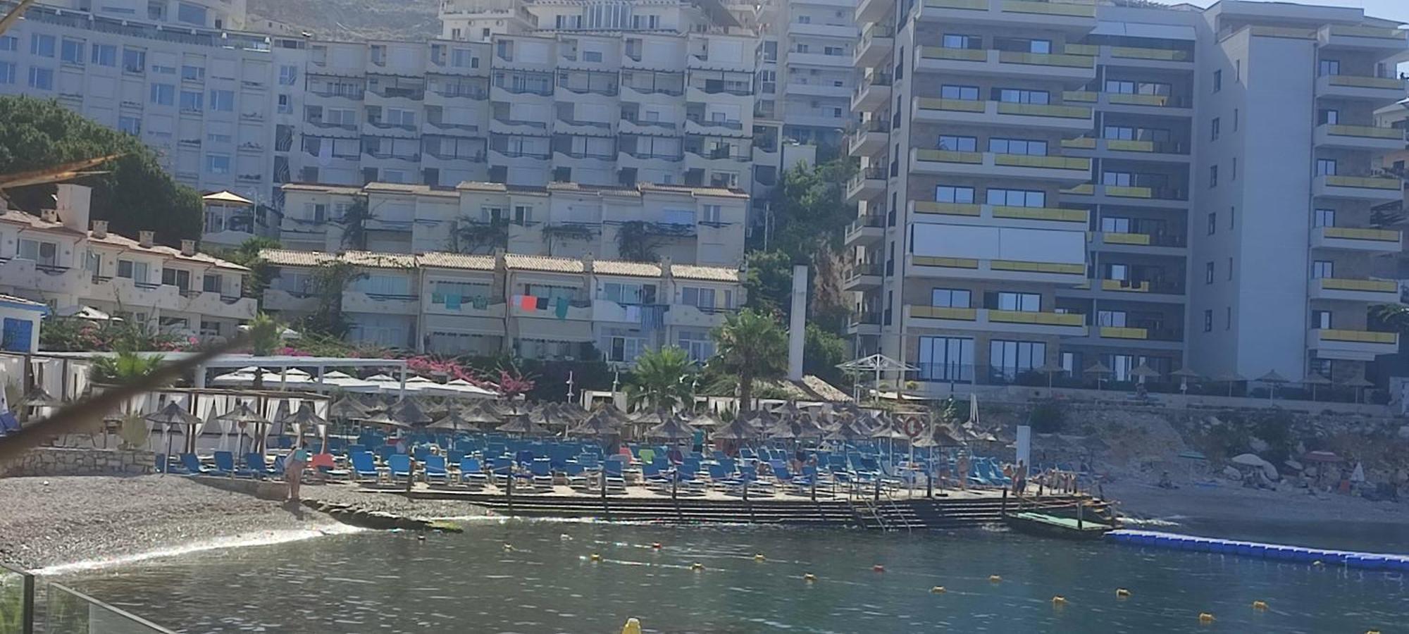 Sea Breeze Apartment Bougainville Bay Sarandë エクステリア 写真
